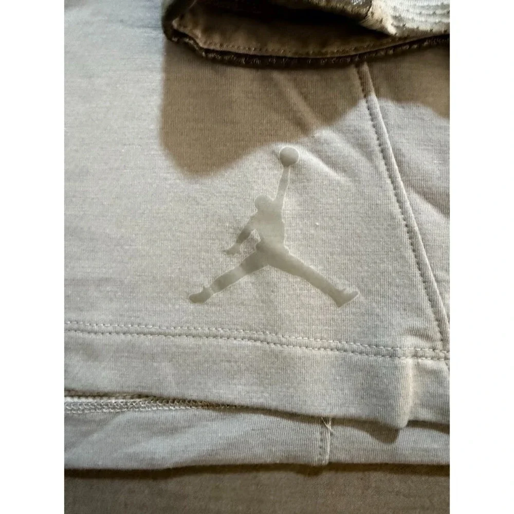 Jordan Training Fitted‎ Jacket Mens L Gray Pullover 1/4 Zip Long Sleeve Hooded